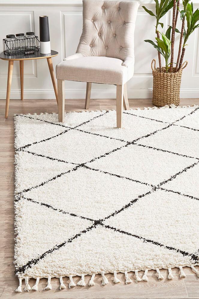 Saffron Rug White 170 x 120 CM