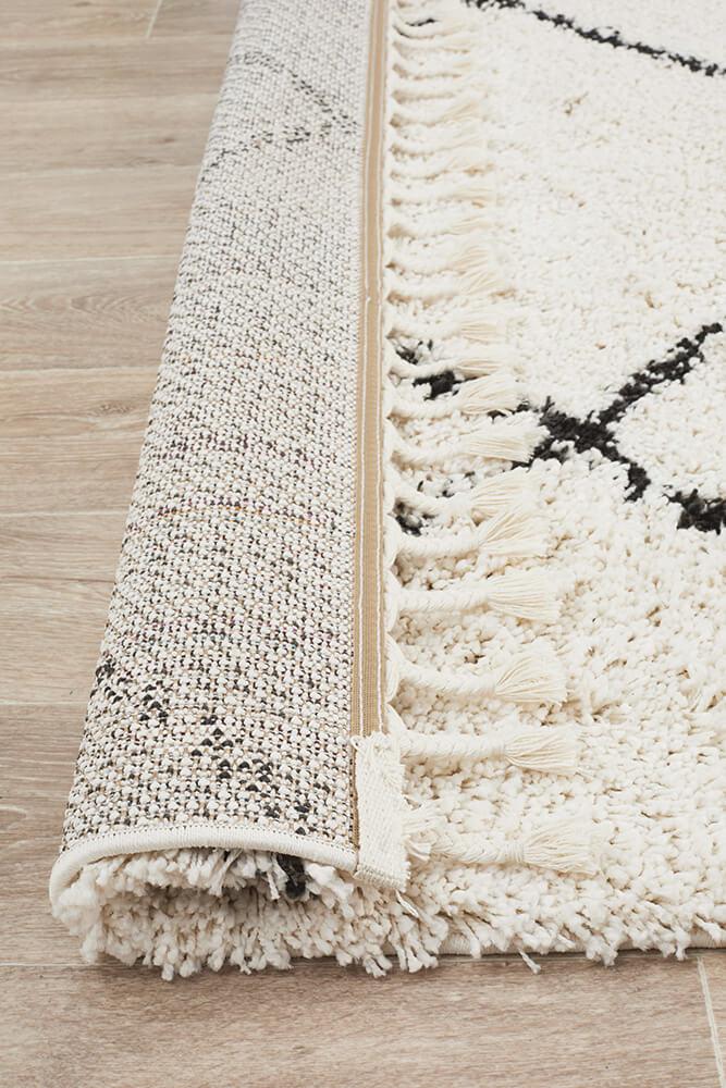 Saffron Rug White 170 x 120 CM